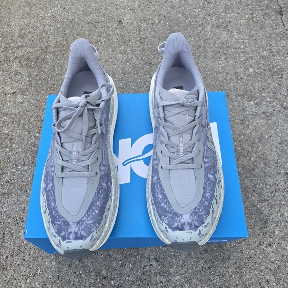 HOKA One Speedgoat 6 Sneaker  Men Size 10D - Picture 6 of 14